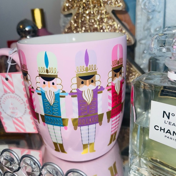 Holiday mug ☕️💞 - Picture 4 of 4